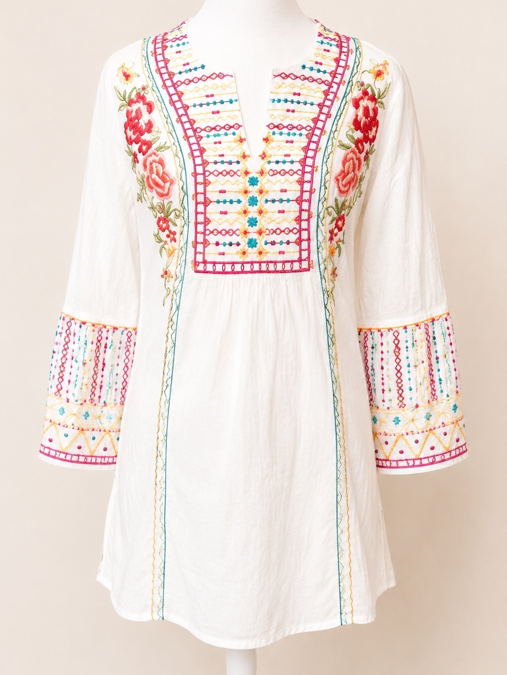 BeachLunchLounge • Embroidered Floral Boho Tunic Top • Size S